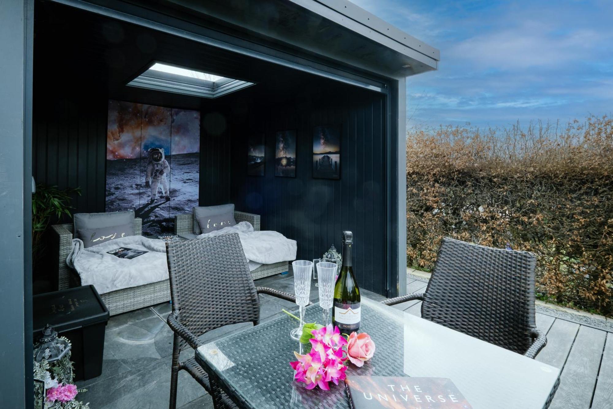 Rockside - Luxury 1 Bedroom Home With Hot Tub, Central Location, Parking And Pet Friendly Віндермір Екстер'єр фото