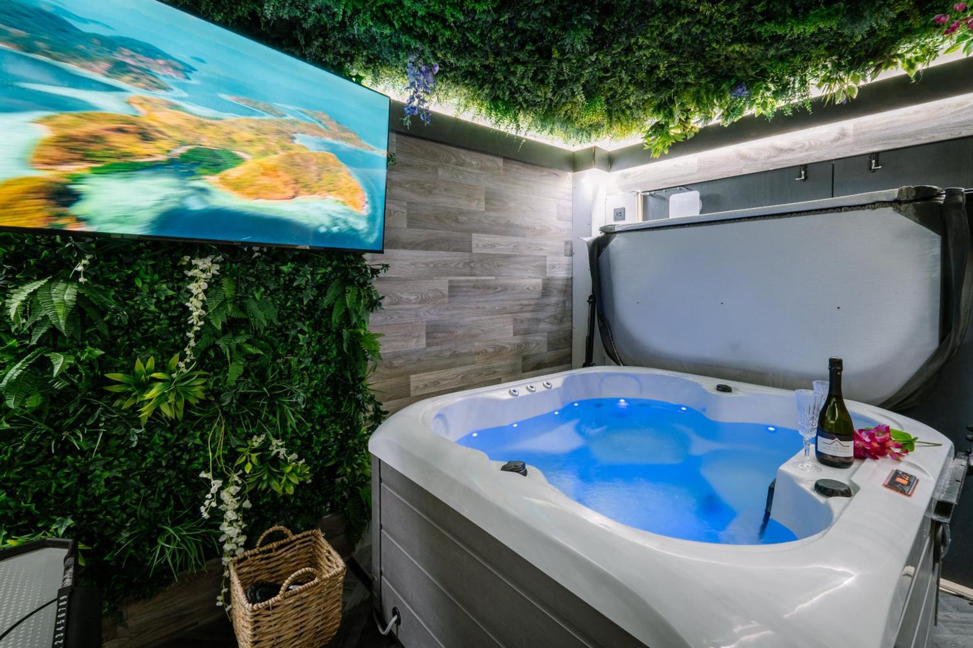 Rockside - Luxury 1 Bedroom Home With Hot Tub, Central Location, Parking And Pet Friendly Віндермір Екстер'єр фото